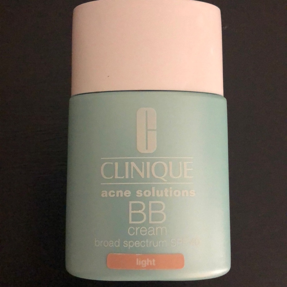 Clinique BB Acne Solutions Light Makeup